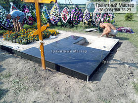 Памятник в виде церкви из мрамора. Полтавская обл., с. Плехов 33