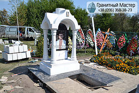 Памятник в виде церкви из мрамора. Полтавская обл., с. Плехов 34