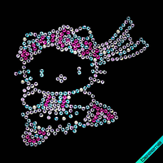Декор зі страз на плащі Hello Kitty (Скло,2мм-троянд.,2мм-бенз.)