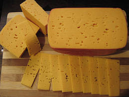 ПОШЕХОНСЬКИЙ-вершковий смак, пластична консистенція.