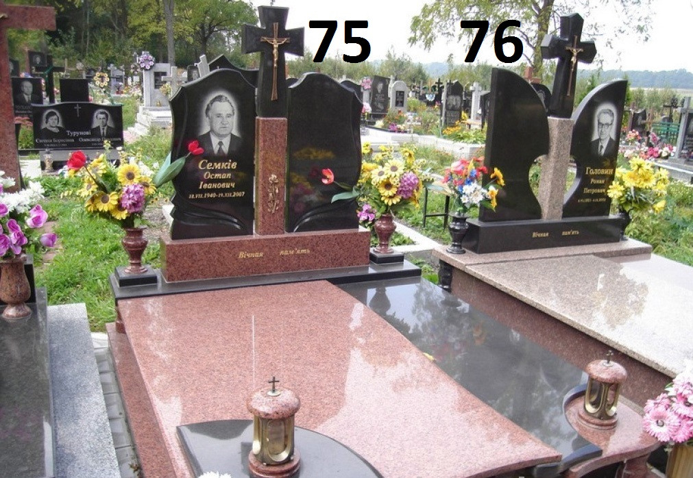 Подвійний сімейний пам'ятник з до похованням хрест із граніту 2100*2200