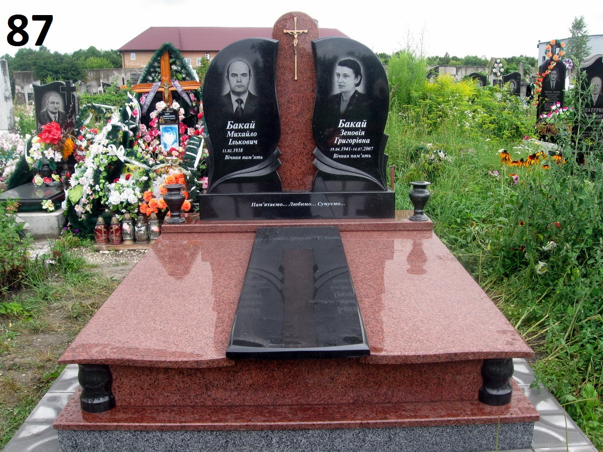 Подвійний пам'ятник із допохованням покостівського граніту 2100*2200