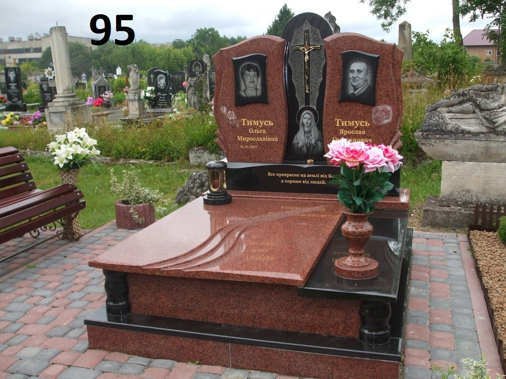 Подвійний пам'ятник із допохованням покостівського граніту 2100*2200