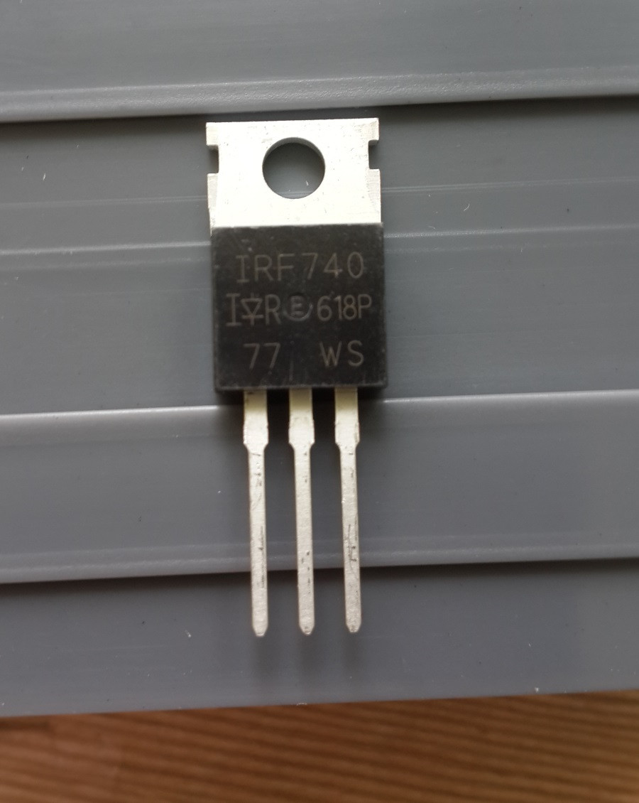 Транзистор IRF740 10 A 400 В канал-N