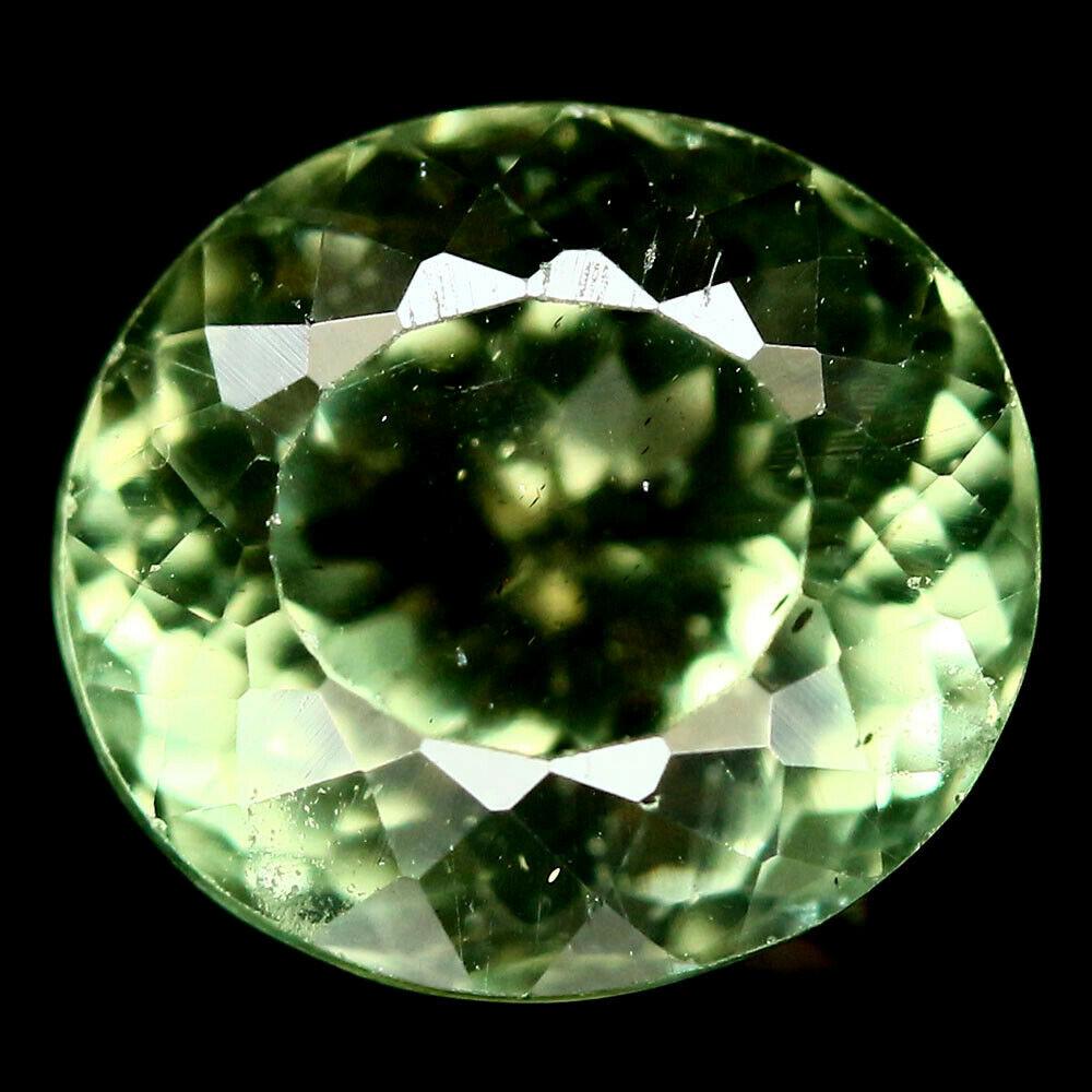 1.88 карат Природний апатит 7.6 х 7 мм., фото 1