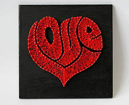 LOVE пано в техніці стрінг-арт String Art