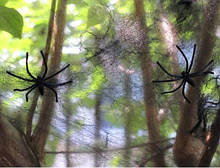 Штучне павутиння чорна на Хелловін - розмір упаковки 16*11см