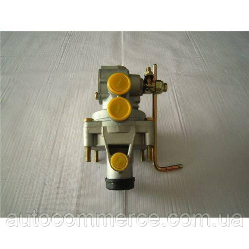 Клапан кран гальмівний (регулятор торм.підсилення) FAW 3252 ФАВ