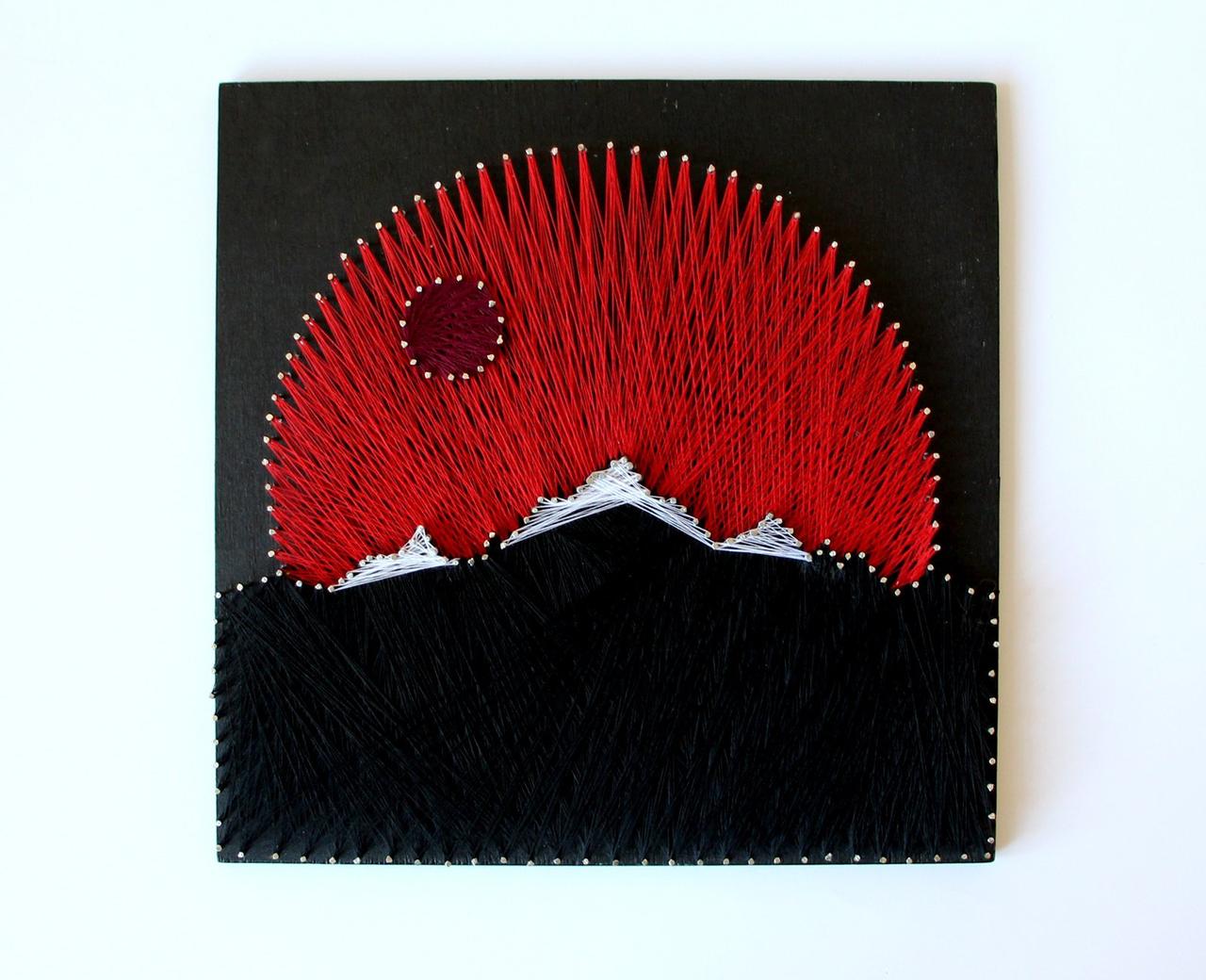 Світанок у горах пано в техніці стрінг-арт String Art