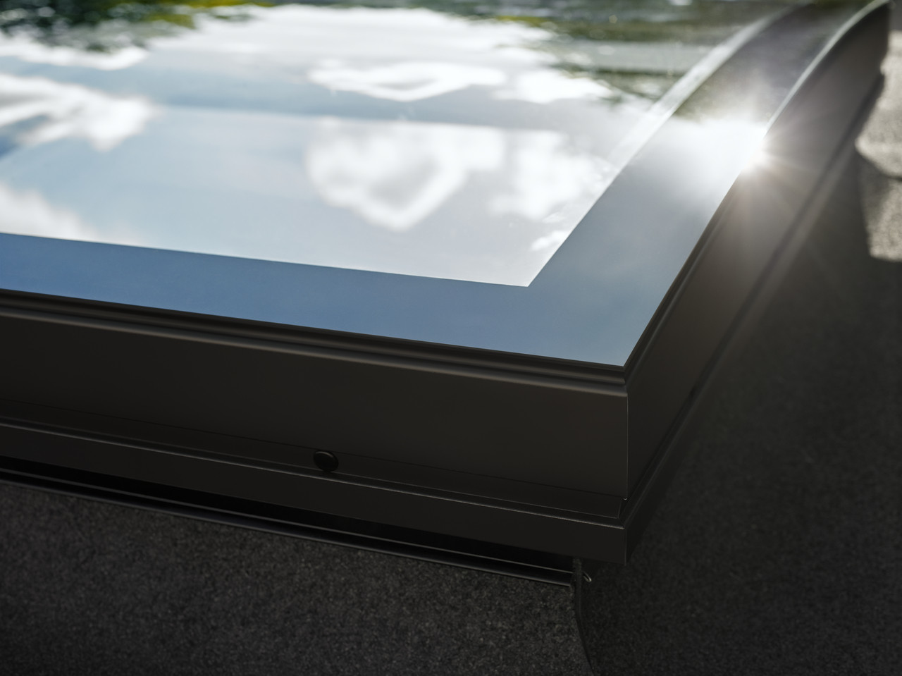 VELUX зенітне вікно з вигнутим скляним куполом