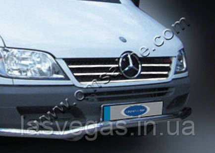 Хром-накладка на решітку радіатора Mercedes Sprinter 2002-2006