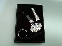 Брелок на ключи со стразами Toyota