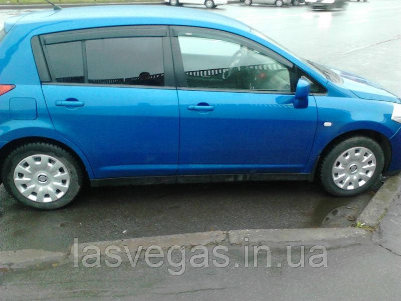 Дефлектори вікон (дефлектори) Nissan Tiida HB 2004- (HIC/ Tайвань)