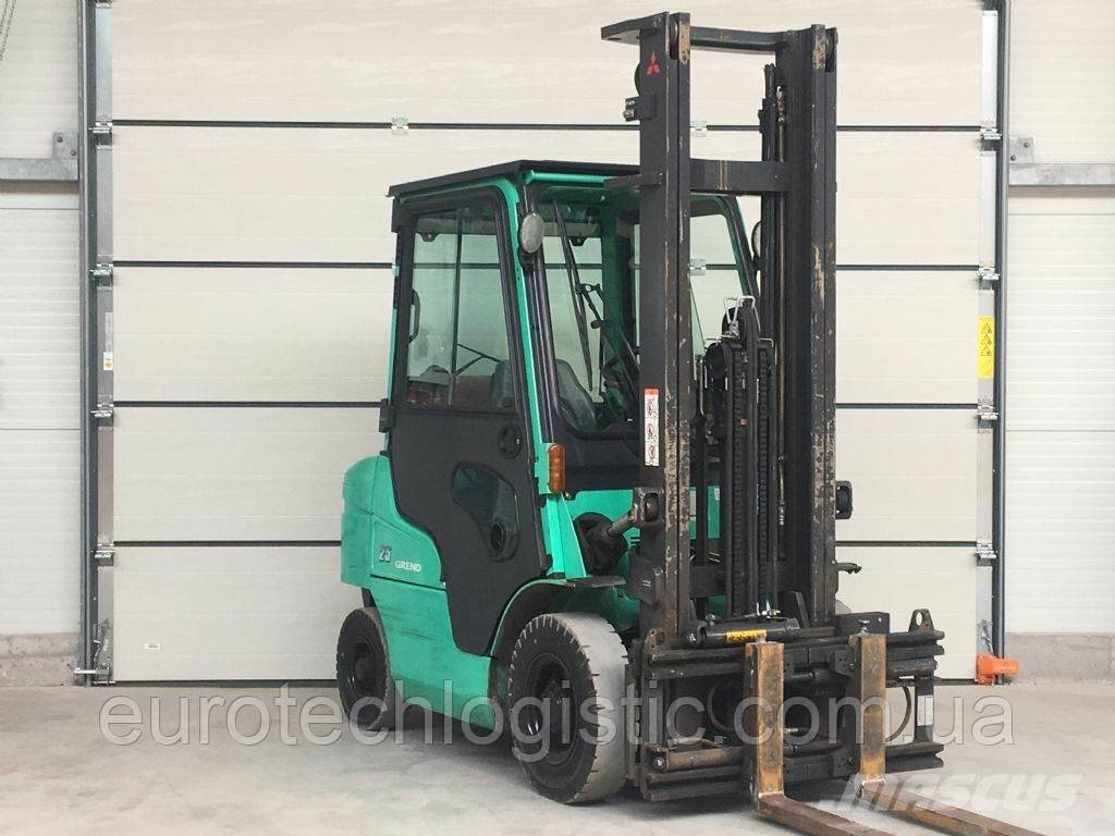 Газовий навантажувач Mitsubishi FG25NT.