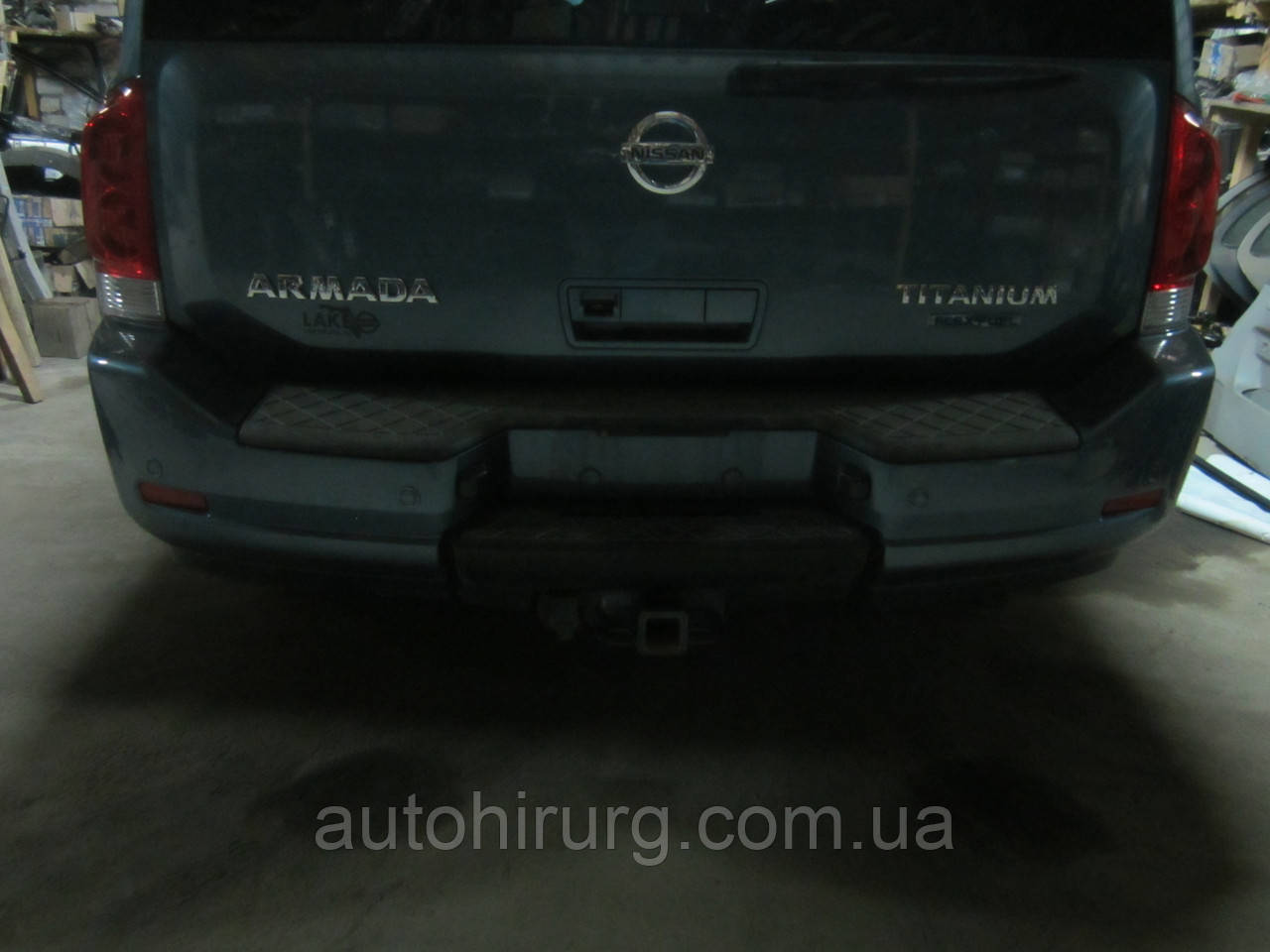 Задний бампер Nissan Armada