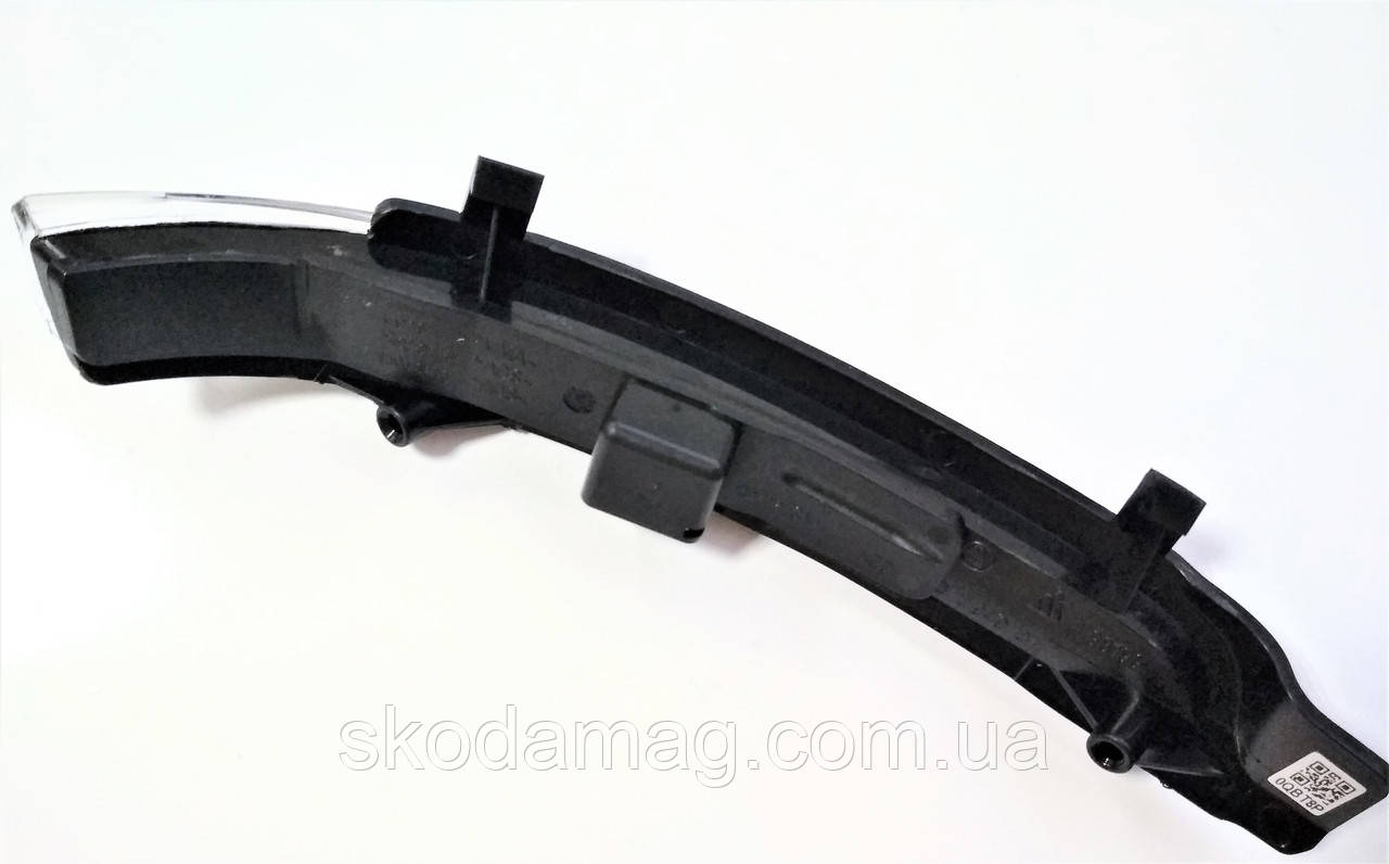 ОРИГИНАЛ Левый сигнал поворота ( повторитель ) в зеркале Шкода Октавия ...