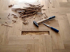 Демонтаж дерев'яної, паркетної підлоги в Рівному