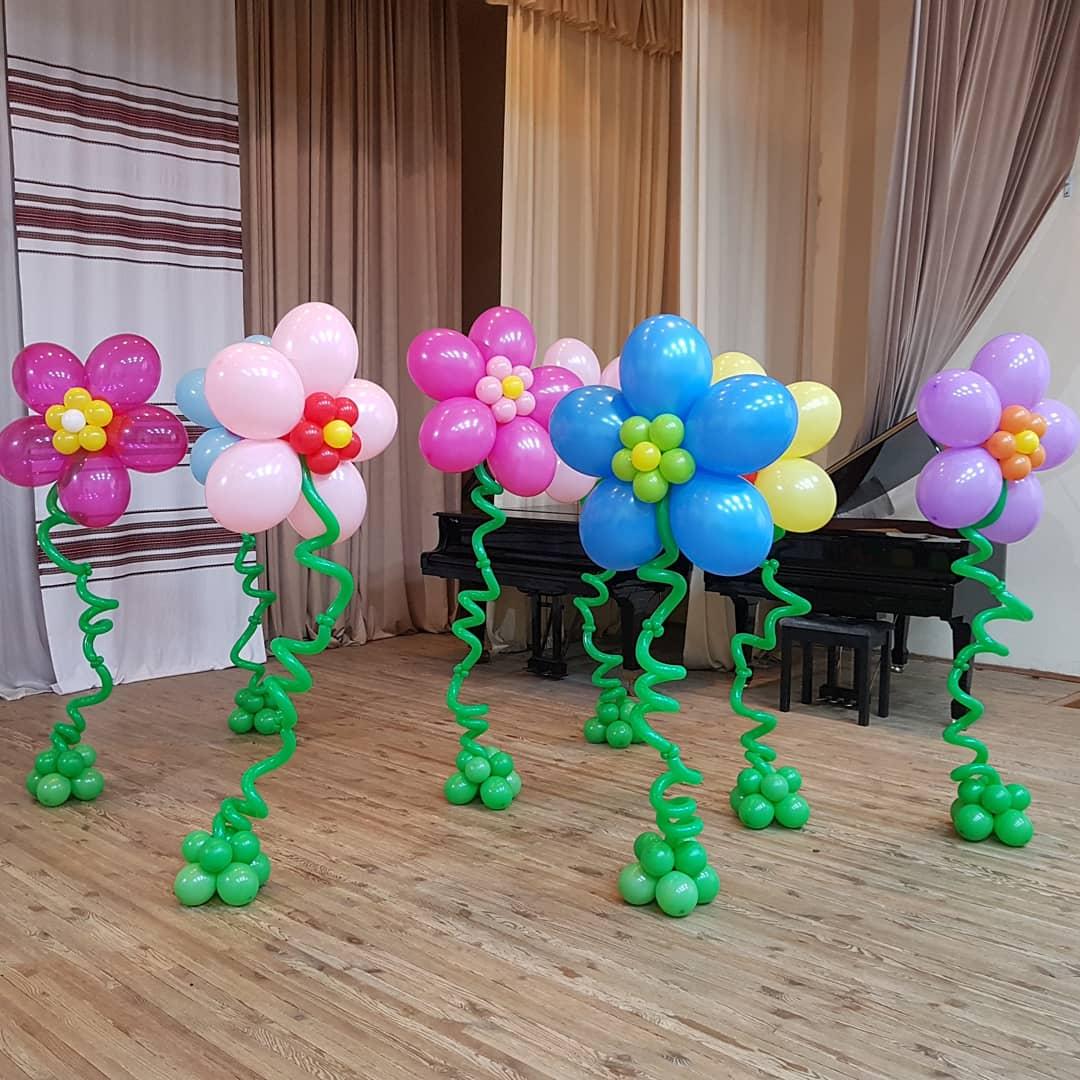 Композиція з гелієвих куль "Квітка"