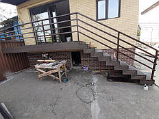Монтаж террасной доски WOODMART Premium на металлический каркас балкона