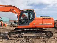 Гусеничный экскаватор Doosan DX225LC.