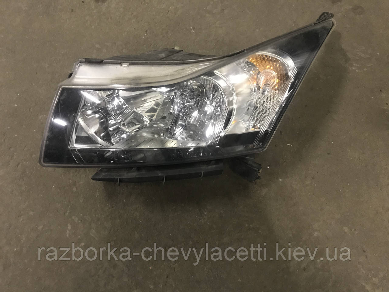 Фара ліва Chevrolet Cruze 96828236