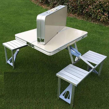 Стіл складаний зі стільцями у валізі для пікніка