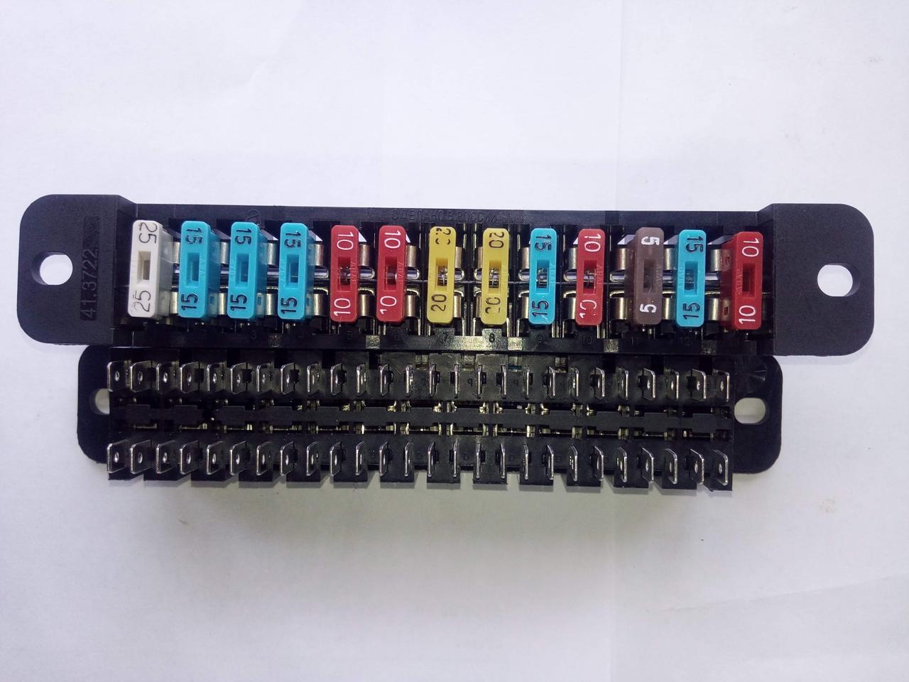 Блок-колодка євро на 13 запобіжників ВАЗ-2106 АВАР