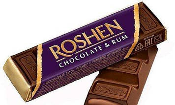 Шоколадний батончик Рошен Roshen з ромовою начинкою 43 г х 30 шт. в упаковці