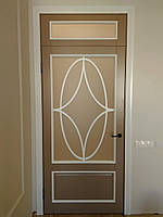 Двері міжкімнатні дерев'яні (ясінь) фарбовані.