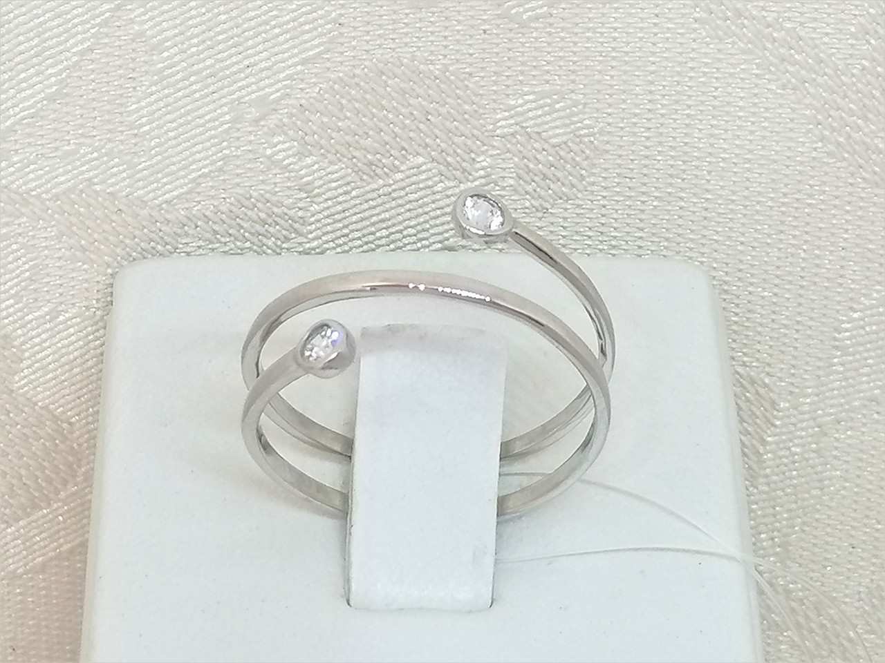 Срібне кільце з фіанітами. Артикул 901-01079 18,5