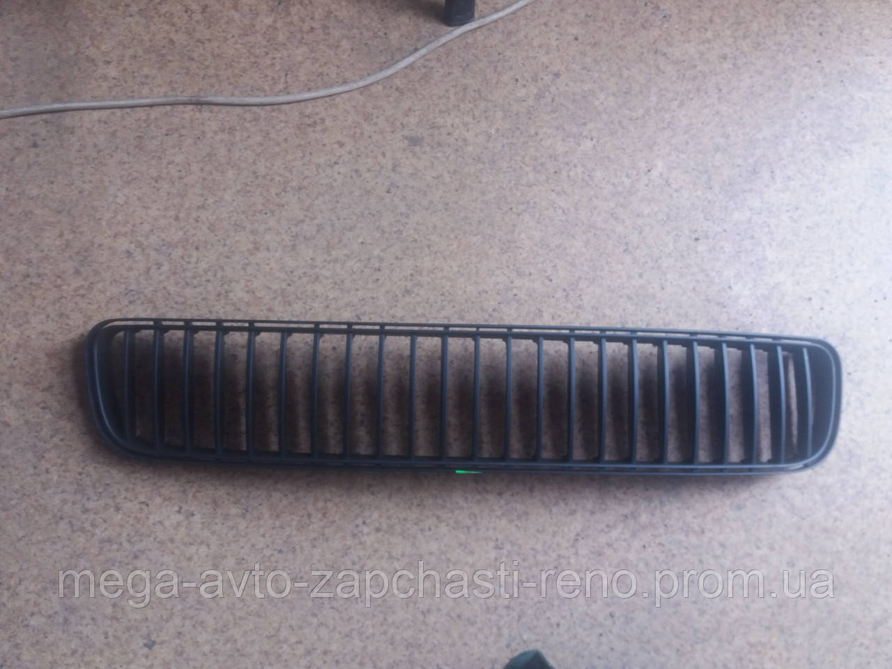 Решітка бампера передні Skoda Fabia 2007-2014