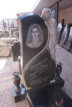 Пам'ятник із ангелом на могилу. Об'ємна різьба по каменю 1800*800*160