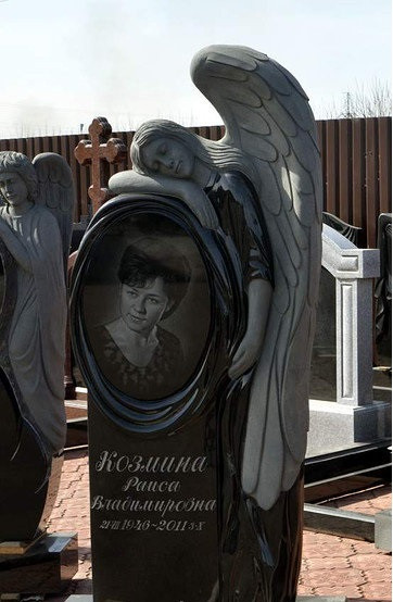 Памятник с ангелом и фото овал на могилу. Объемная резьба по камню 1800*800*160 - фото 1 - id-p959423082