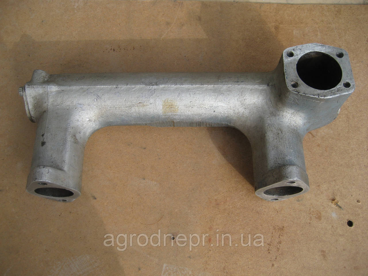 Колектор впускний двигуна Д-65 36-1008013-Б ЮМЗ