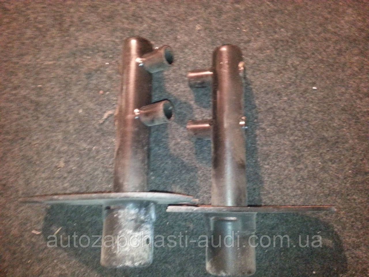 Кронштейни заднього бампера Audi 100 A6 C4 91-97г, фото 1