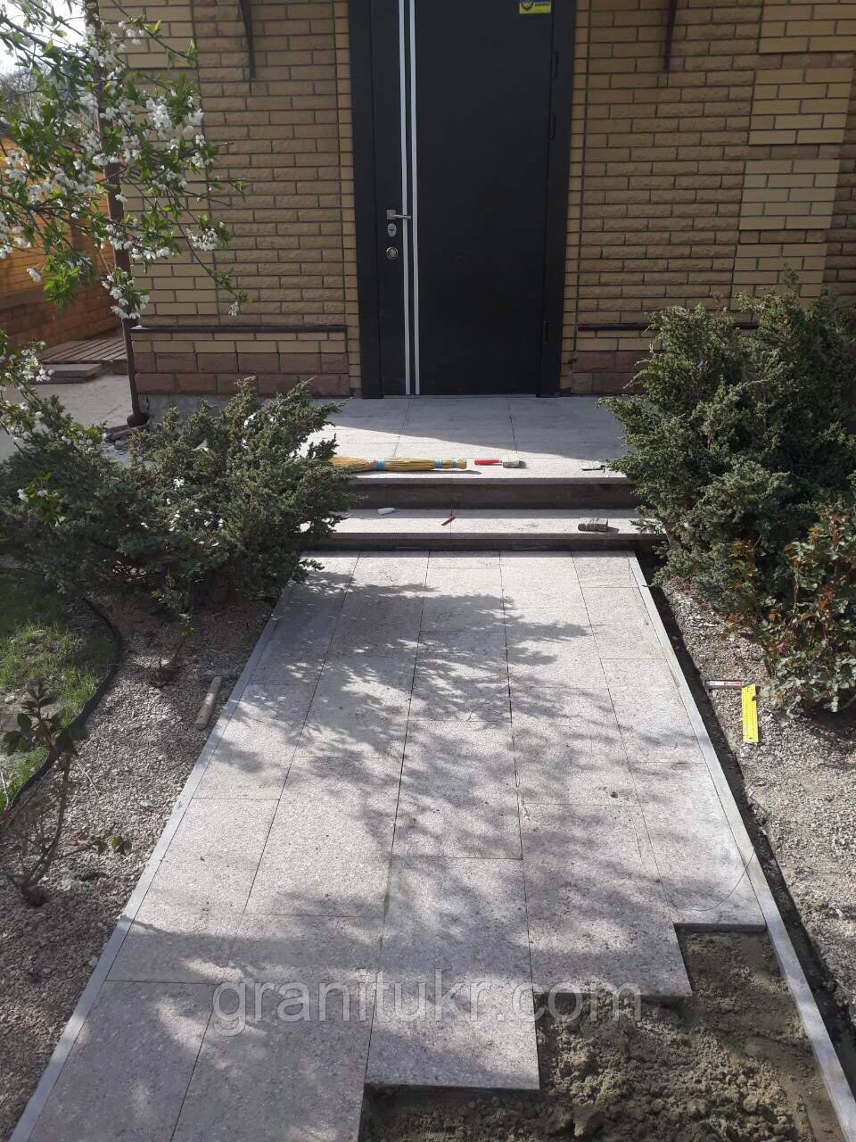 Облицювання Токовським гранітом