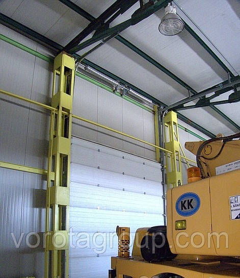 Протипожежні секційні ворота DoorHan DUS-237 2,8 м*2м