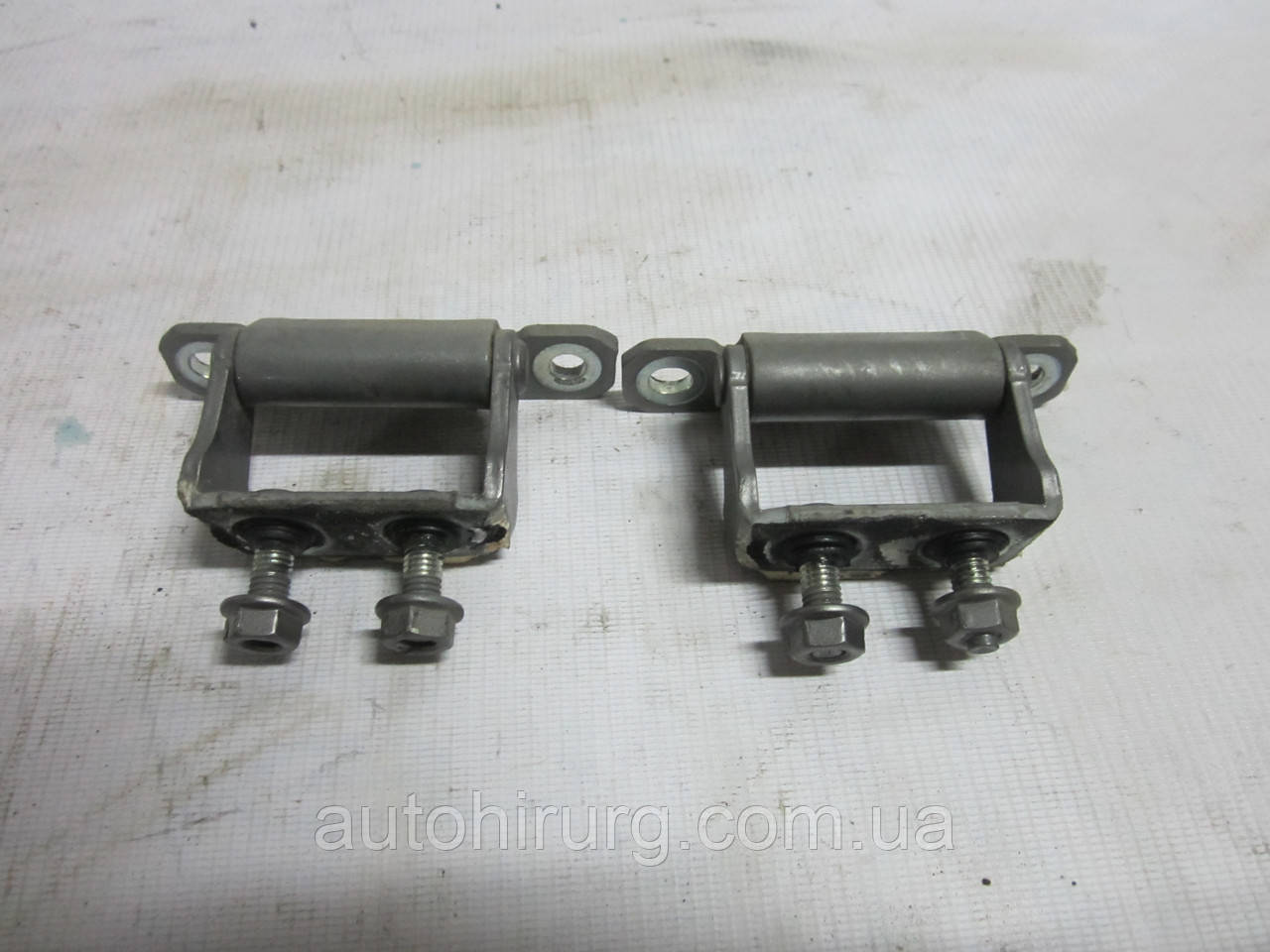 Петля кришки багажника Infiniti QX56 QX80 904007S000 / 904017S000