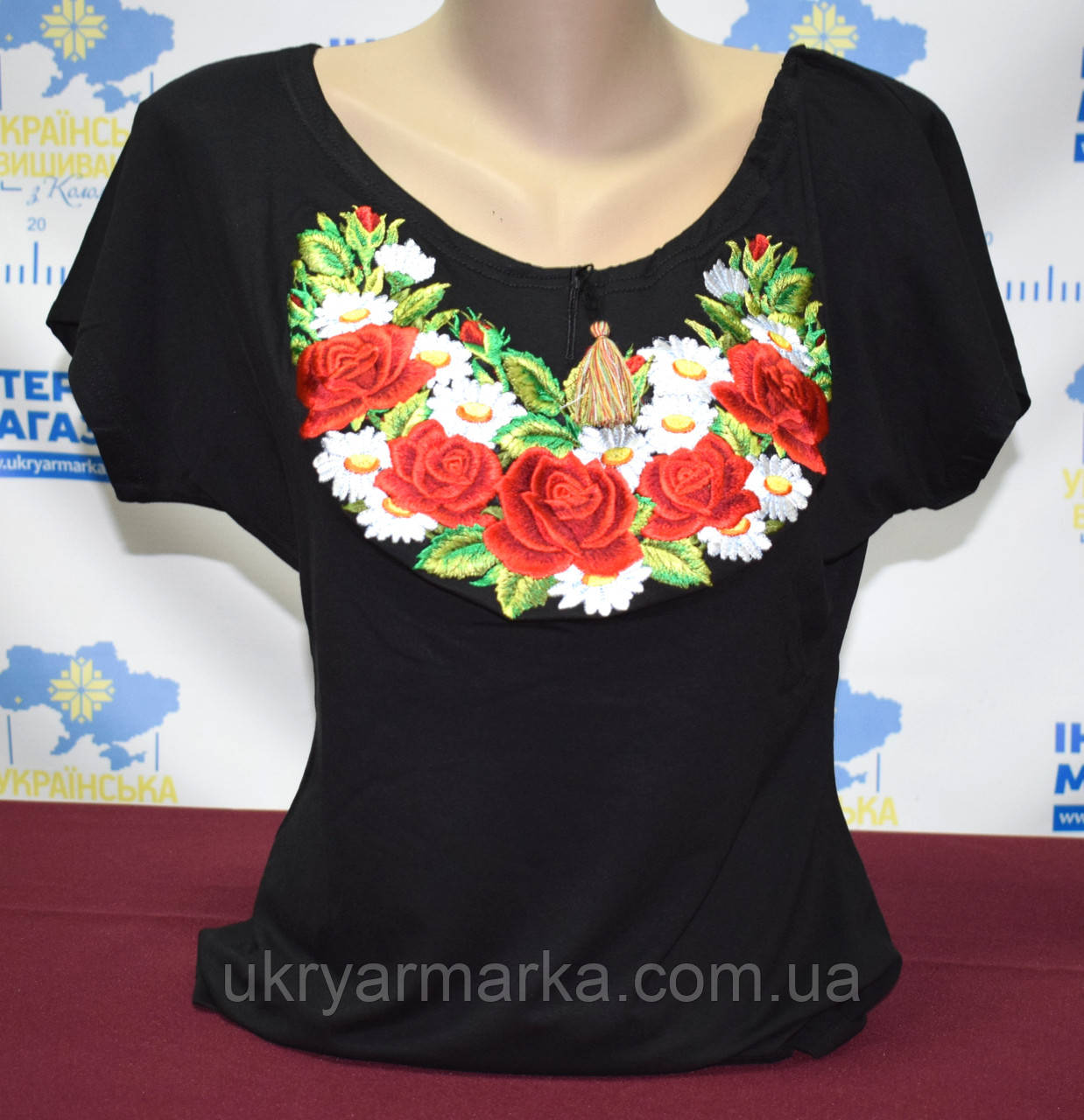 Жіноча футболка вишиванка "Ярина" чорна
