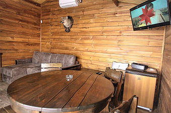 Деревянная мебель из массива натурального дерева сосны купить в Житомире из цеха или склада готовой продукции производителя с доставкой по Украине и на экспорт. 