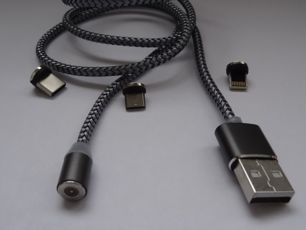 Магнітний шнур круглий USB у нейлоновому обплетенні 3 в 1 Magnetic Cable micro usb, lightning, type-c