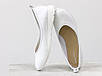 Зручні легкі туфлі-мокасини з натуральної шкіри білого кольору на підошві у спортивному стилі, фото 2