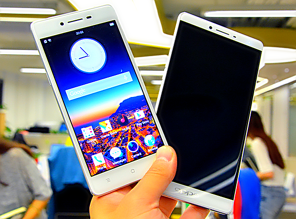 Презентація двох флагманських пристроїв — Oppo R7 і Oppo R7 Plus