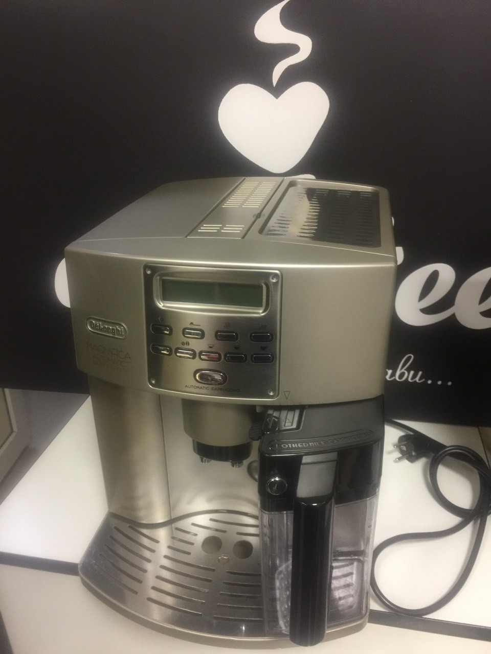 Кофемашина Delonghi Magnifica Automatic Cappuccino Esam 3500 б/у