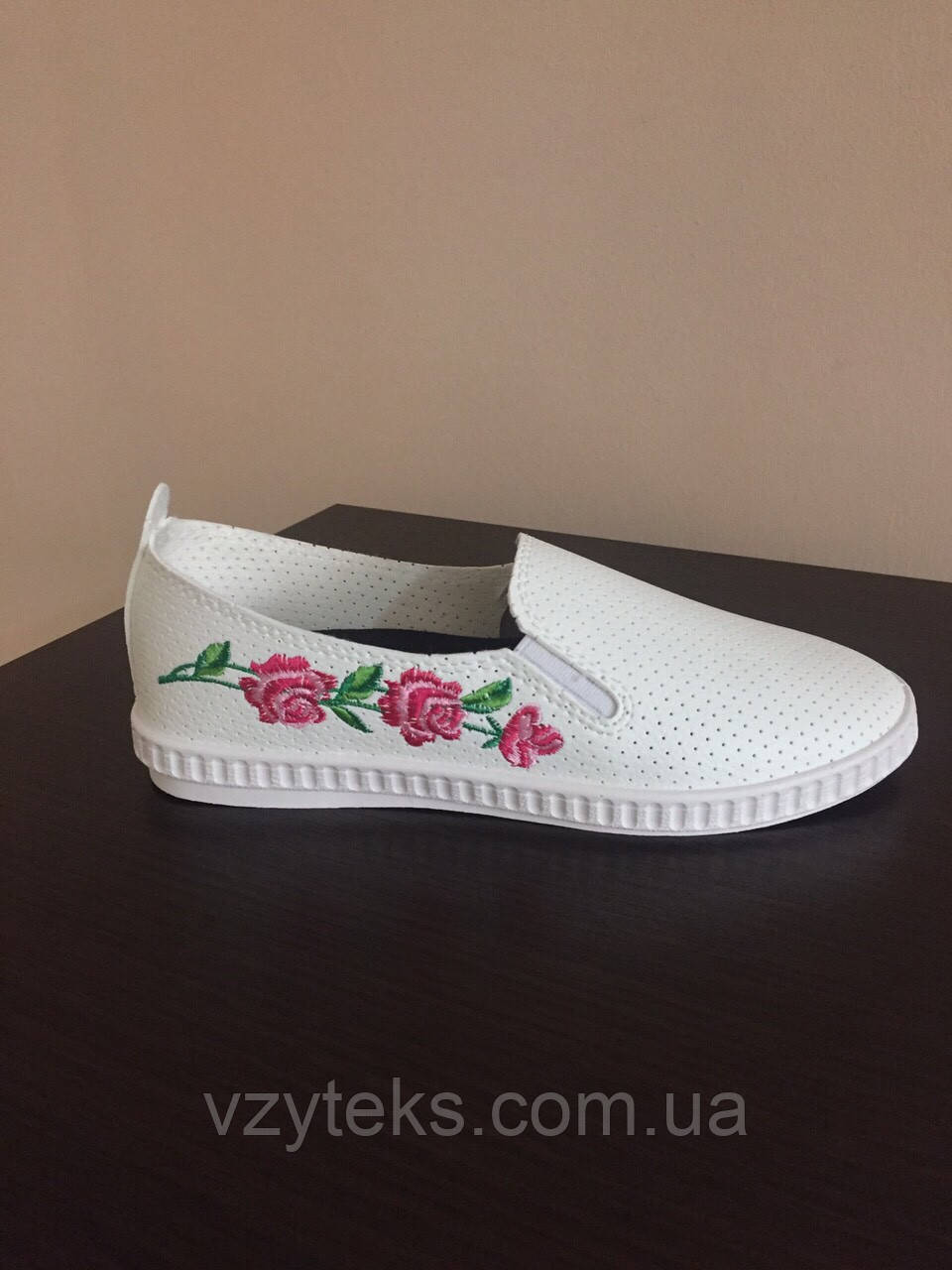 Мокасини білі жіночі з перфорацією Україна, фото 1