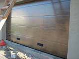 Гаражні секційні ворота ALUTECH TREND Розмір 2500х2125 мм. Колір "DARK OAK" (темний дуб) панель М-гофр, фото 5