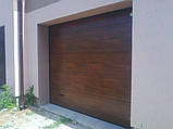 Гаражні секційні ворота ALUTECH TREND Розмір 3125х2125 мм. Колір "DARK OAK" (темний дуб) панель М-гофр, фото 4