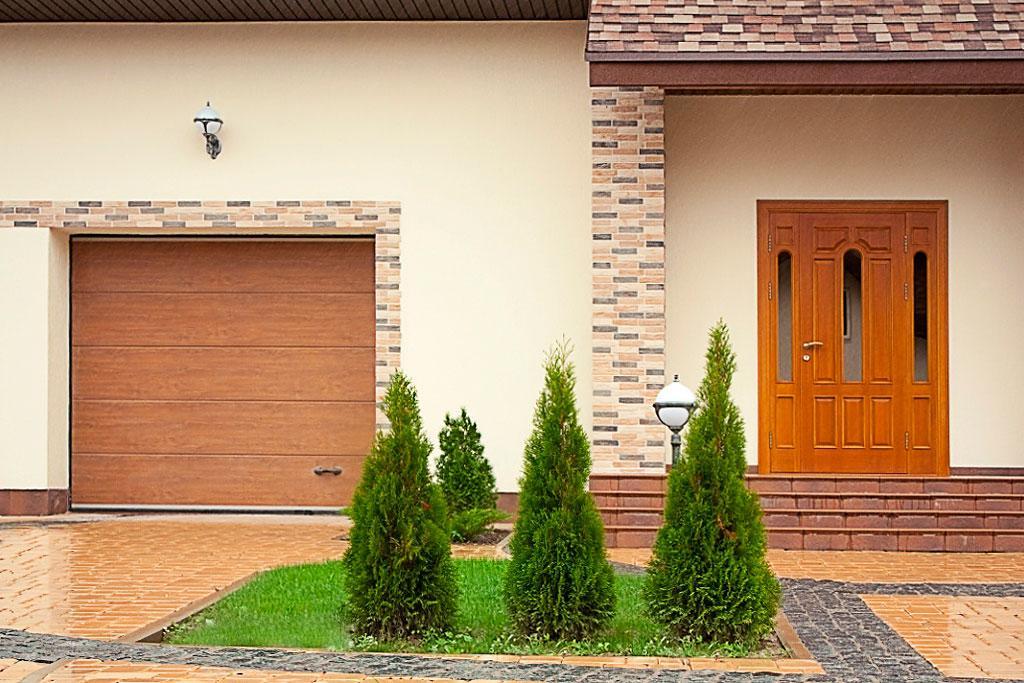 Гаражні секційні ворота ALUTECH TREND Розмір 4625х2500 мм. Колір "DARK OAK" (темний дуб) панель М-гофр