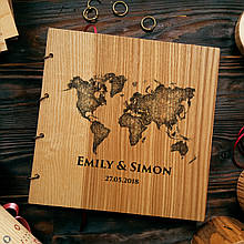 Весільна книга привітань і побажань 22х22 см з дерев'яною обкладинкою "Карта Світу"