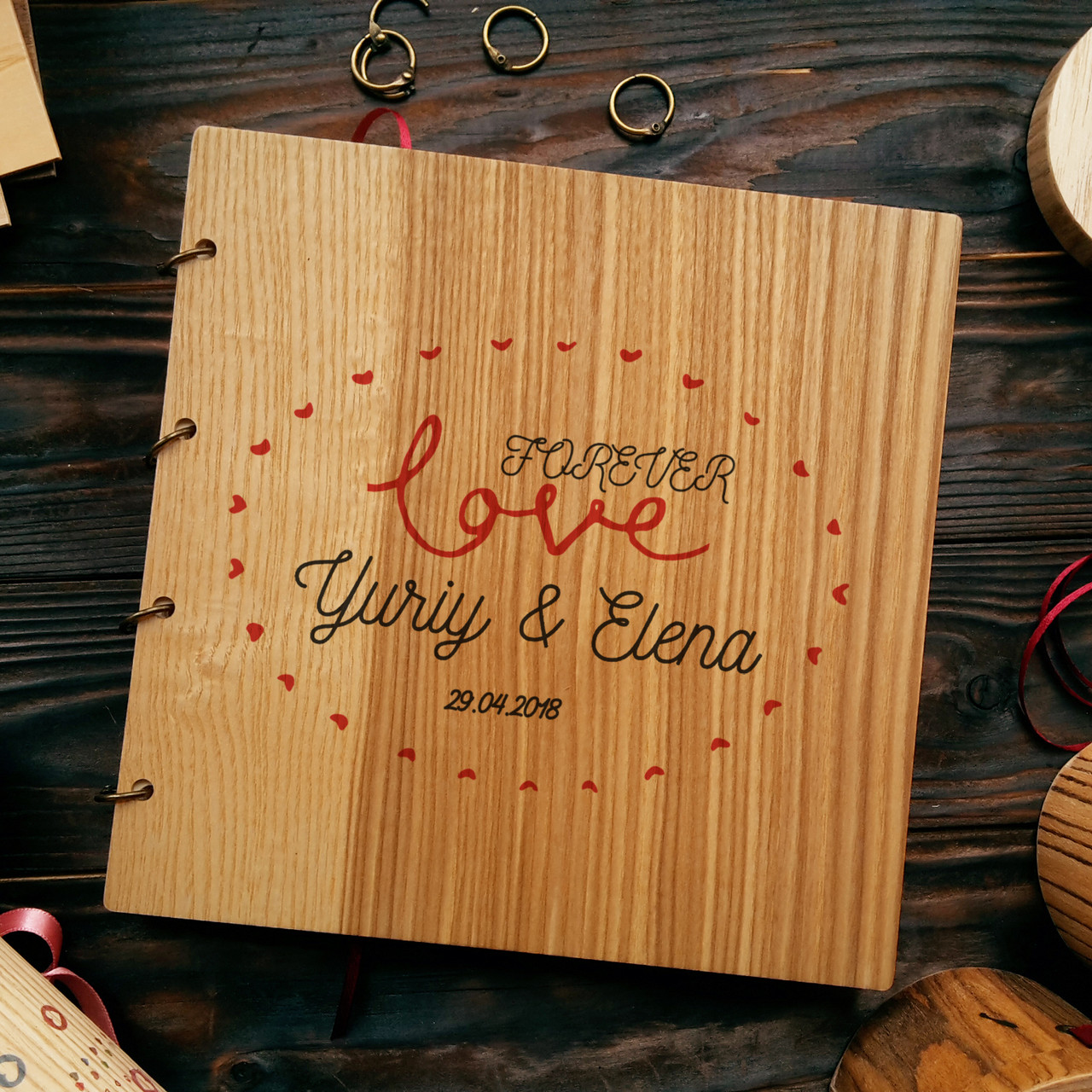 Весільна книга привітань і побажань 22х22 см з дерев'яною обкладинкою "Кохання назавжди"